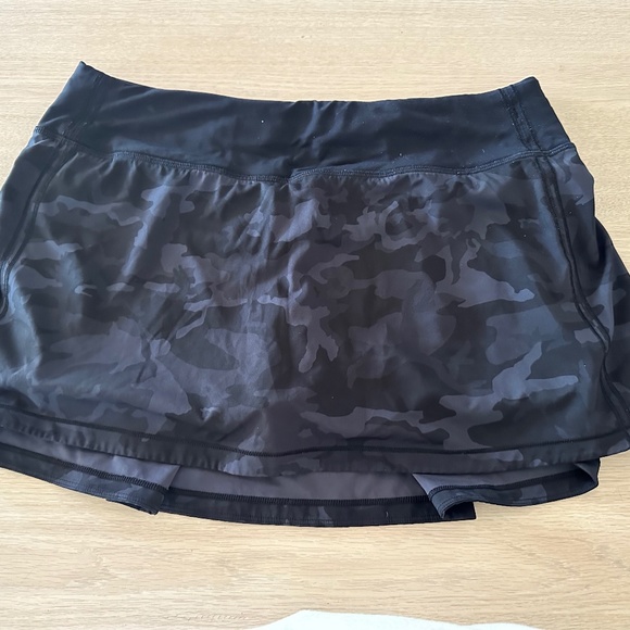 Luluemon black camo skirt - Picture 1 of 2